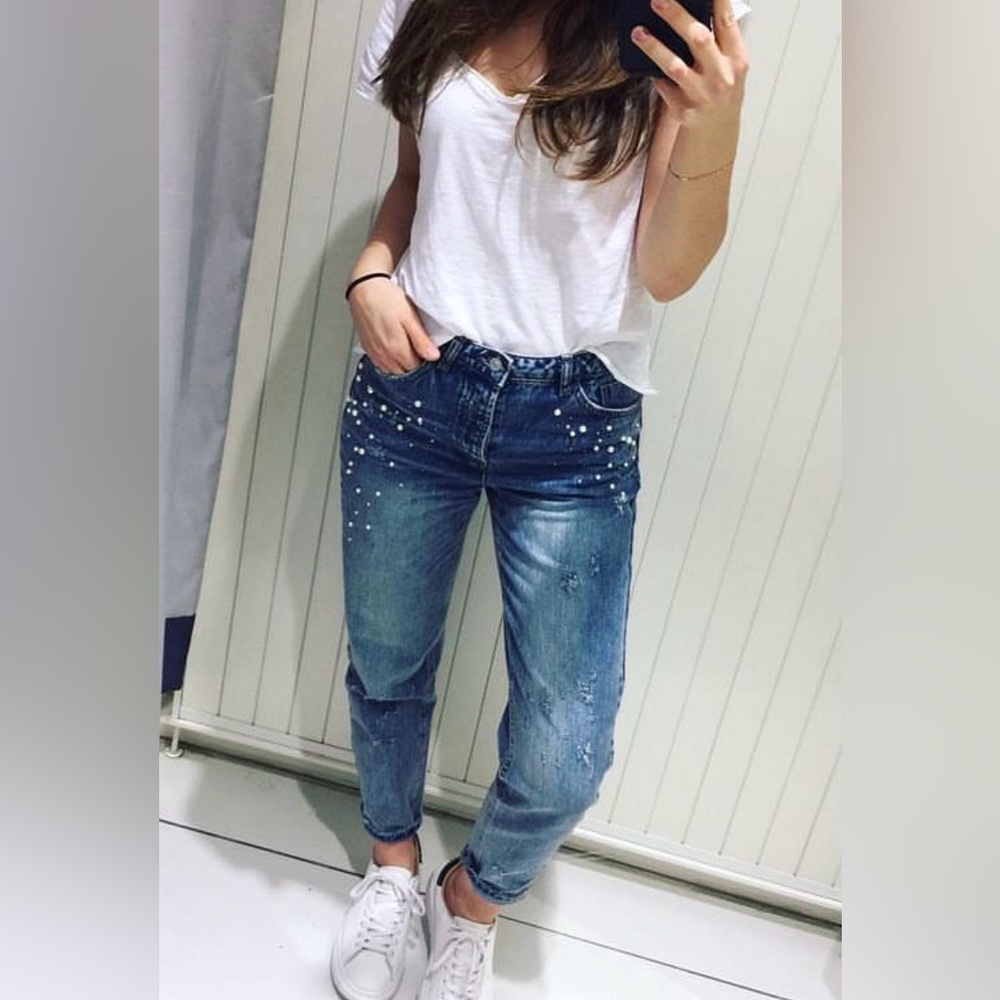 Stradivarius mom jeans with pearls perfect condition
